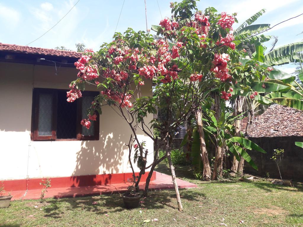 Pradeepa house Appartement Unawatuna Buitenkant foto