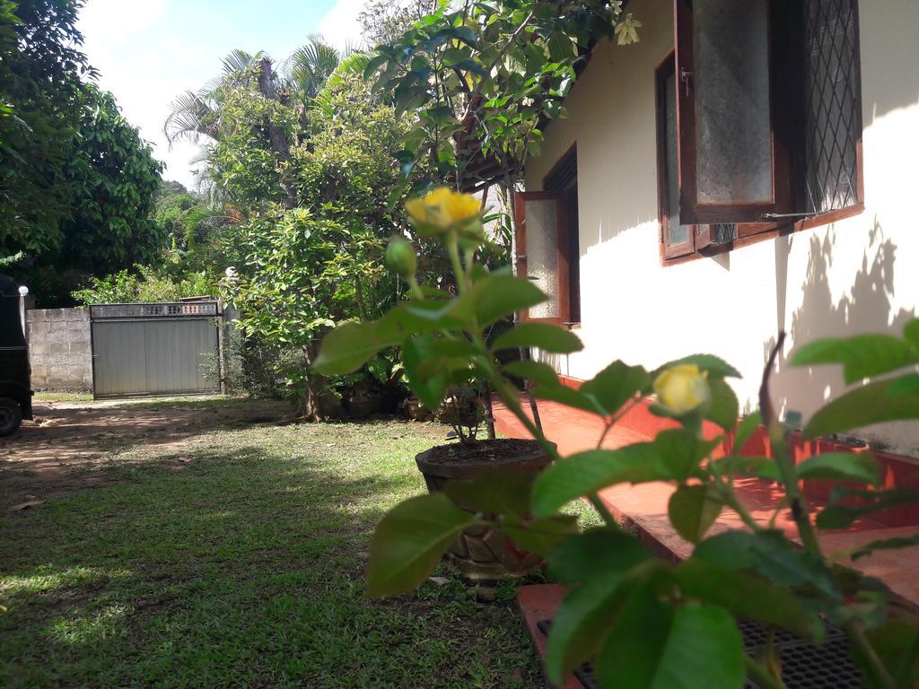 Pradeepa house Appartement Unawatuna Buitenkant foto